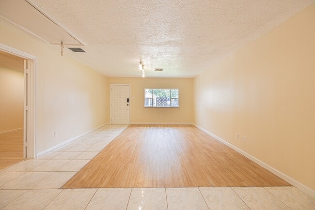 Photo - 4113 Edison St