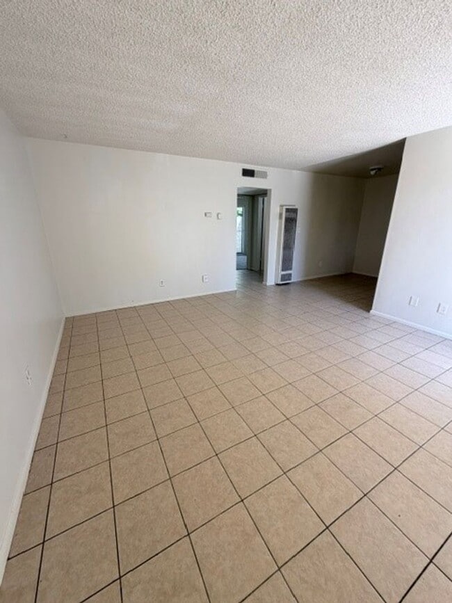 Photo - Buena Vista St Unit C