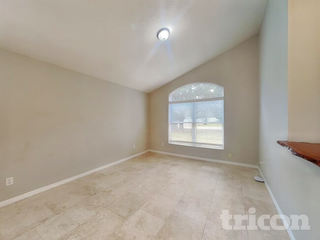 Photo - 528 Nevada Loop Rd