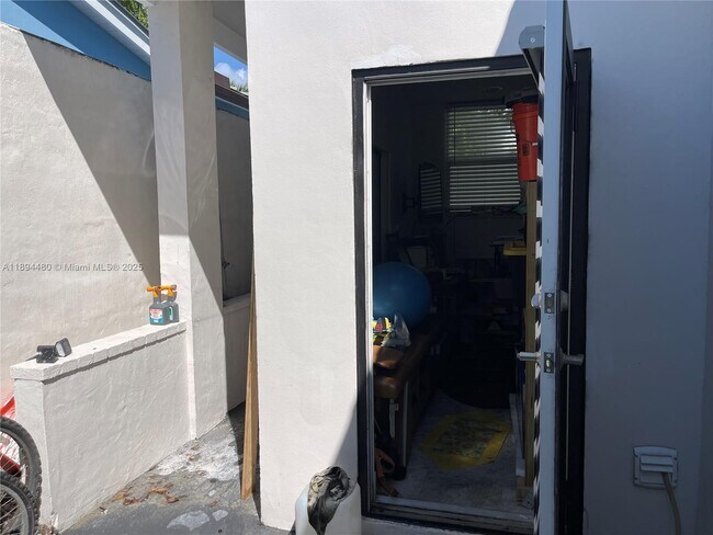 Photo - 1608 SE 2nd Ct