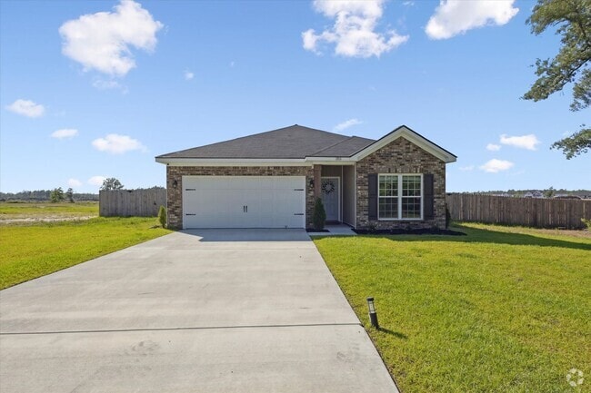 Building Photo - AVAILABLE JULY 2025 [PET FRIENDLY] Rental