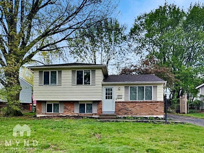 Photo - 4863 Talbert Dr House