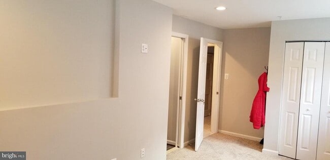 Photo - 8233 Lyndhurst St