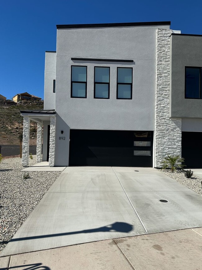 Photo - Brand New 3 Bed / 2.5 Bath Townhome – Internet Included