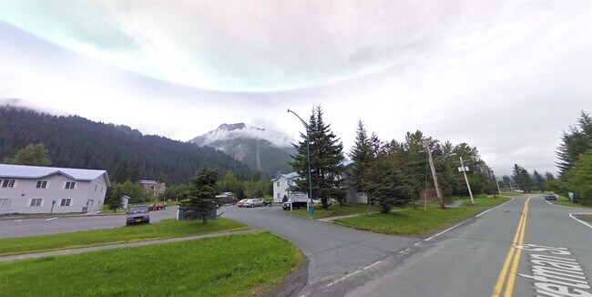 Photo - 1821 Swetmann Ave