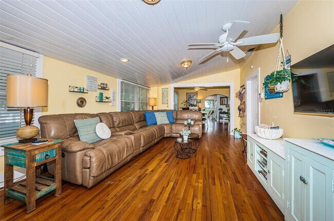 Photo - 509 70th Ave