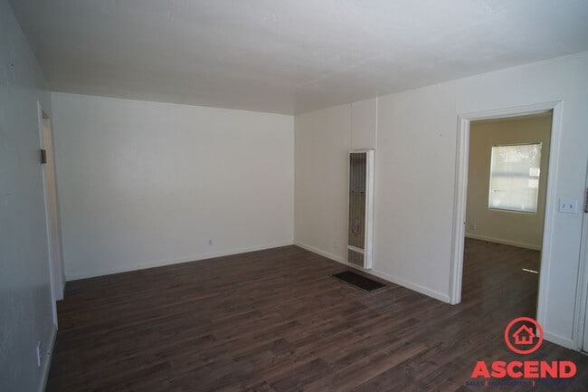 Photo - 2119 Watson St Unidad B