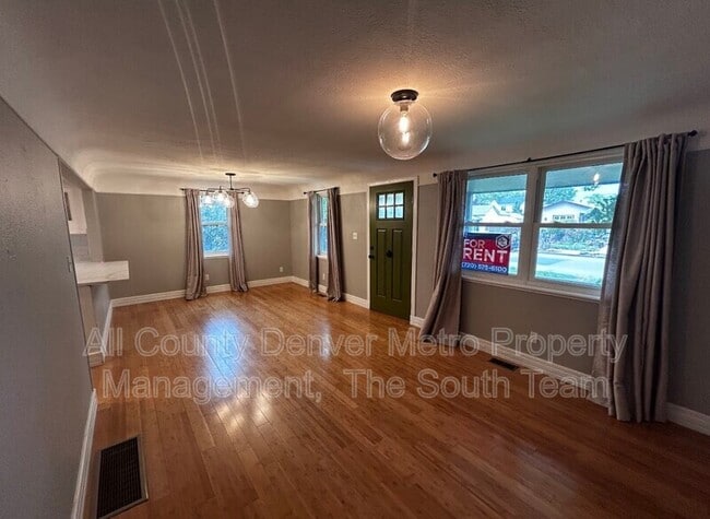 Photo - 2820 S Acoma St