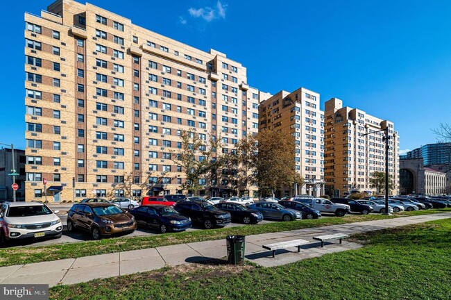 2601 Parkway Condominiums Unit 933 - 2601 Pennsylvania Ave Condo Unit 933