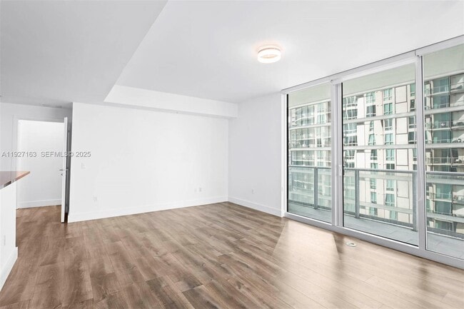 Photo - 300 S Biscayne Blvd Unidad T-2802