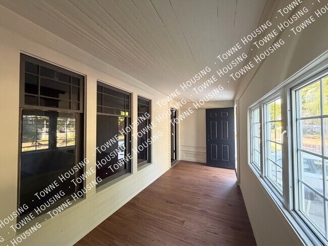 Photo - 99 Custer St