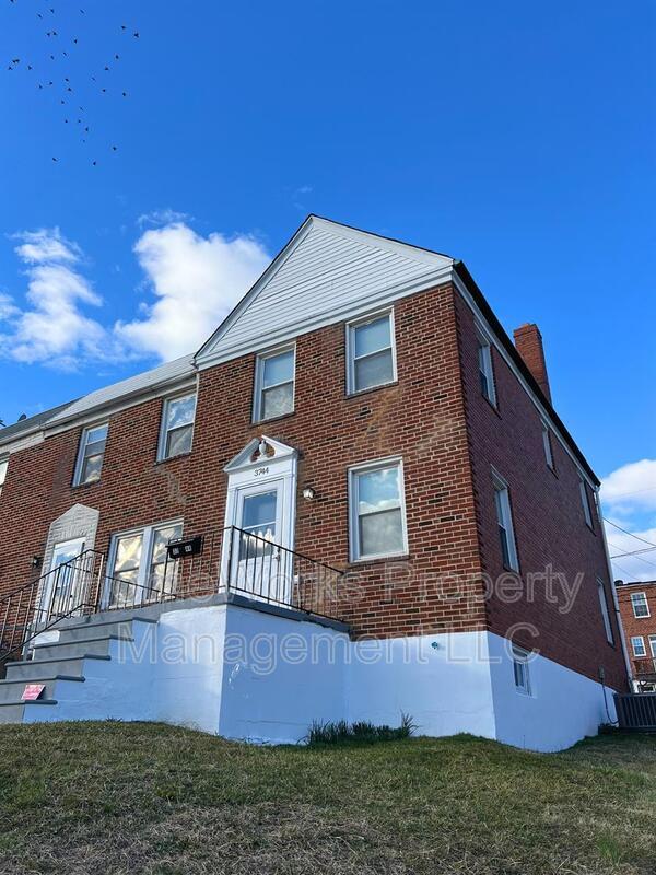 Photo - 3744 Elmley Ave