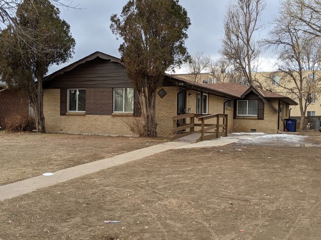 Building Photo - 1009 Emporia St Rental