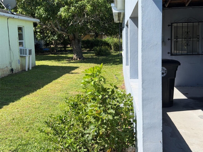 Photo - 703 N 17th St