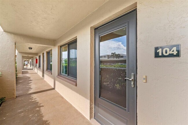 Photo - 4920 Locust St NE Unit 104