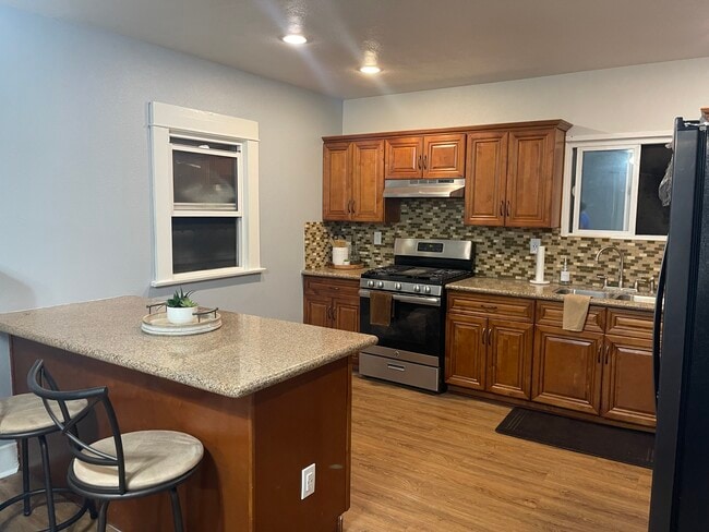 Kitchen - 827 Martin Luther King Jr Ave