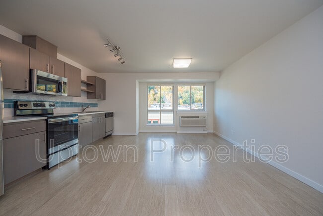 Building Photo - 5885 S Macadam Ave Unit APT 1203