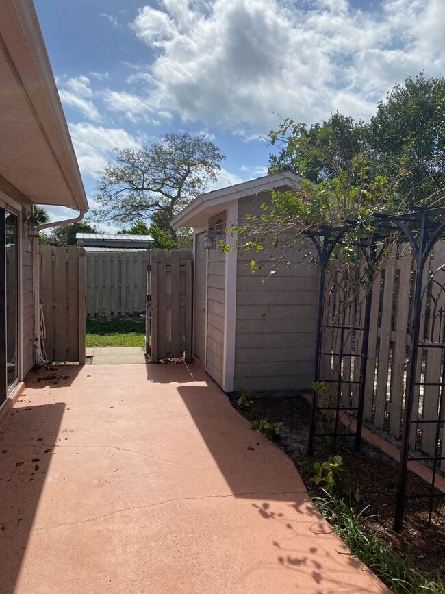 Photo - SPACIOUS, FIRST FLOOR CONDO WITH BIG FENCED IN PATIO IN THE LOVELY COMMUNITY OF QUAIL RIDGE!