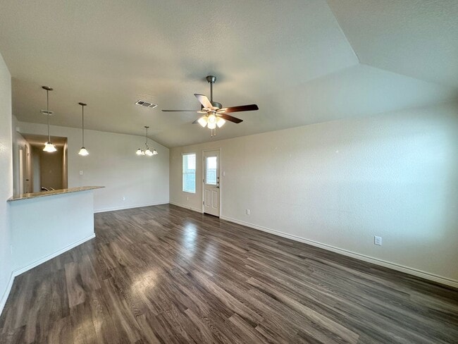 Photo - 906 Childress Dr