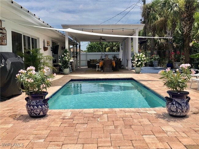 Building Photo - 283 Cypress Way W Rental