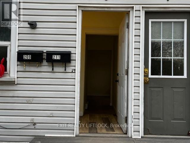 Photo - 209 Stewart St