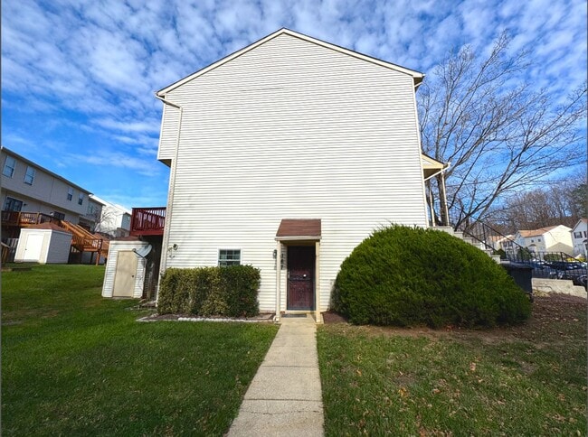 Building Photo - Charming 2 BR/2 BA Condo Home in Upper Marlboro!