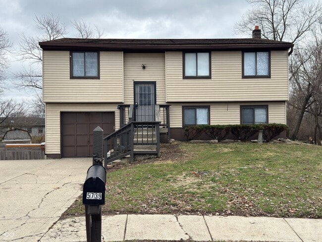 Building Photo - 5739 Ensenada Ave