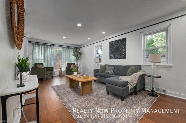 Photo - 2330 Traymore Rd