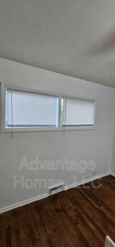 Photo - 11222 Bristol Terrace