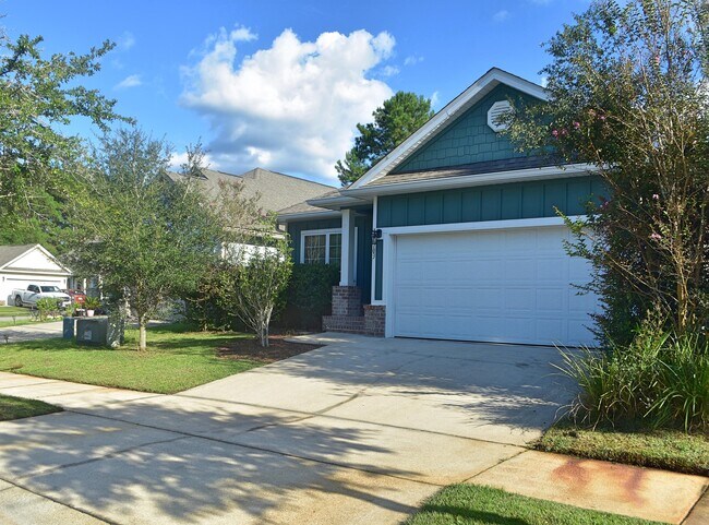 Photo - 103 Lagrange Landing