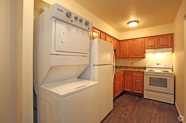 Pinewood Apartments
