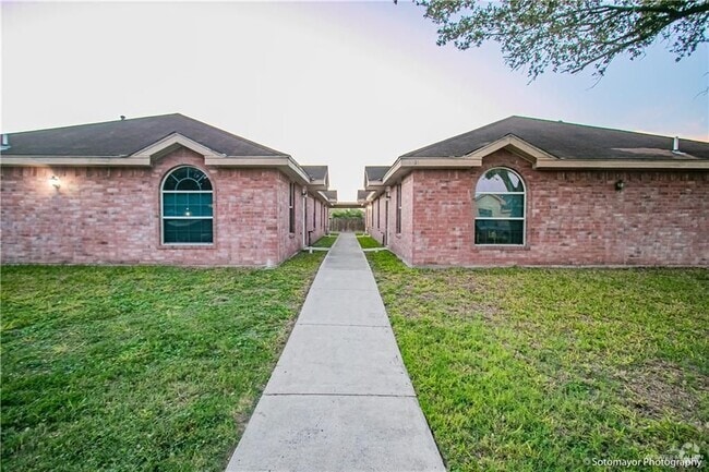 Building Photo - 1921 Aruba Dr Rental