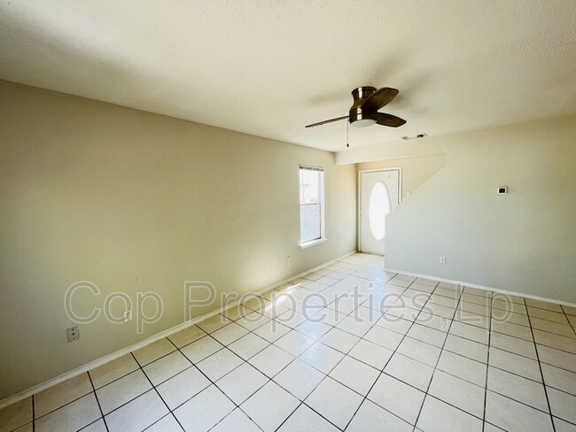 Photo - 6319 Waddesdon Wood