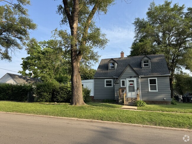 Building Photo - 420 Ridgeland Ave Rental
