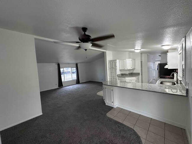 Photo - 1627 W Malvern Ave