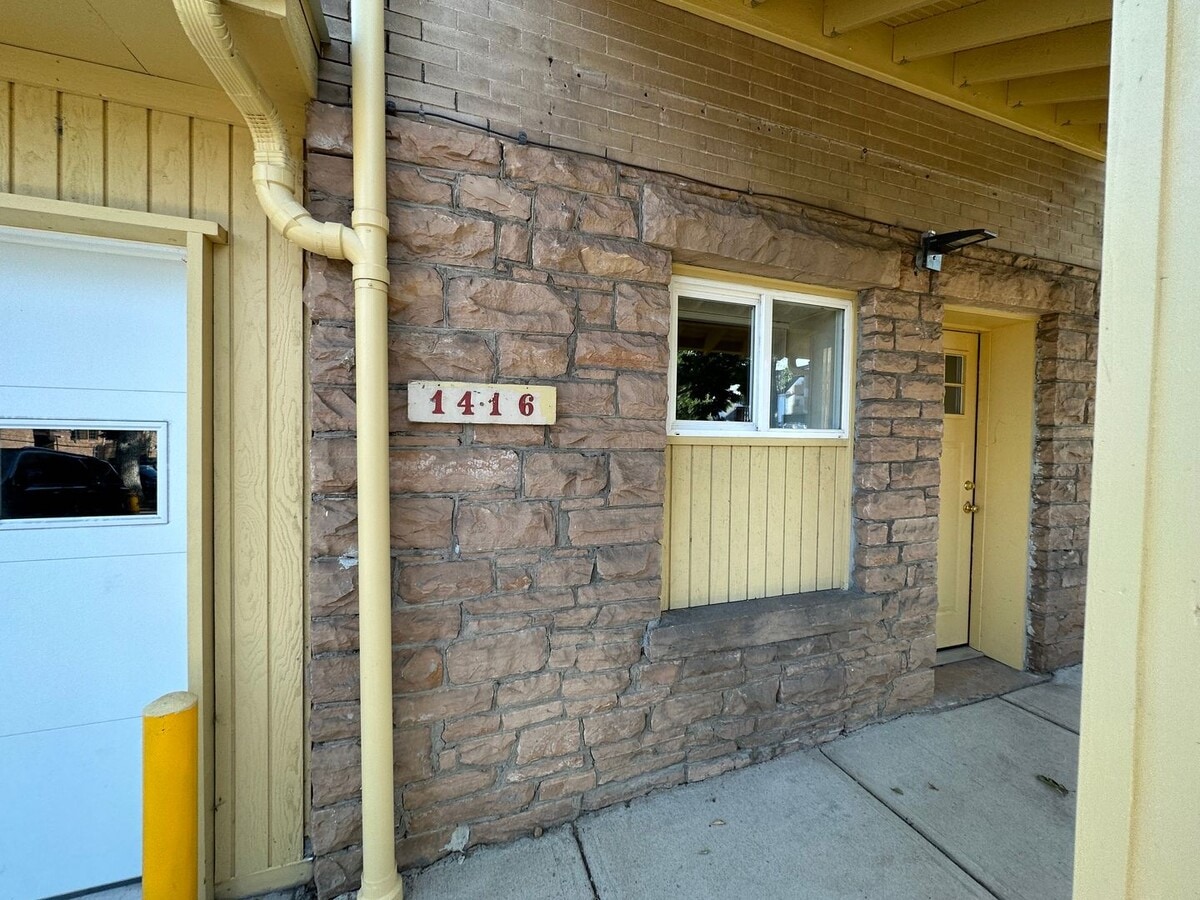 994 14th St - 994 14th St