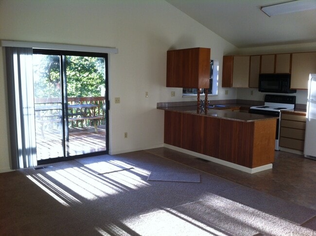 Photo - 3 Bedroom Home In East Bremerton