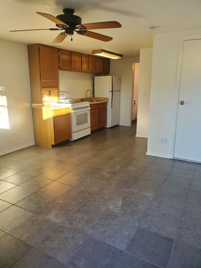 Photo - Charming Oak View Studio