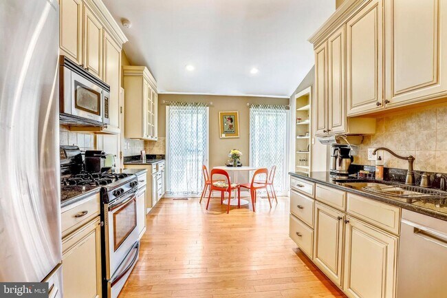 Photo - Renovated 6 bedroom/3.5 bath home in Winst...