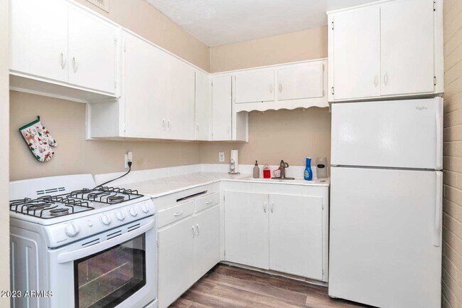 Photo - 3123 W Almeria Rd Unit 1