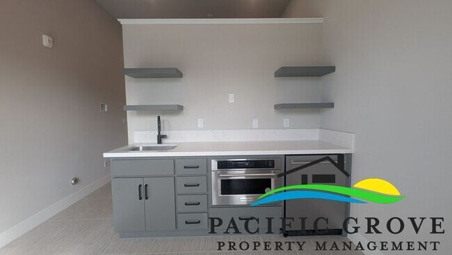 Photo - Stylish New Studio with Modern Finishes in Marina