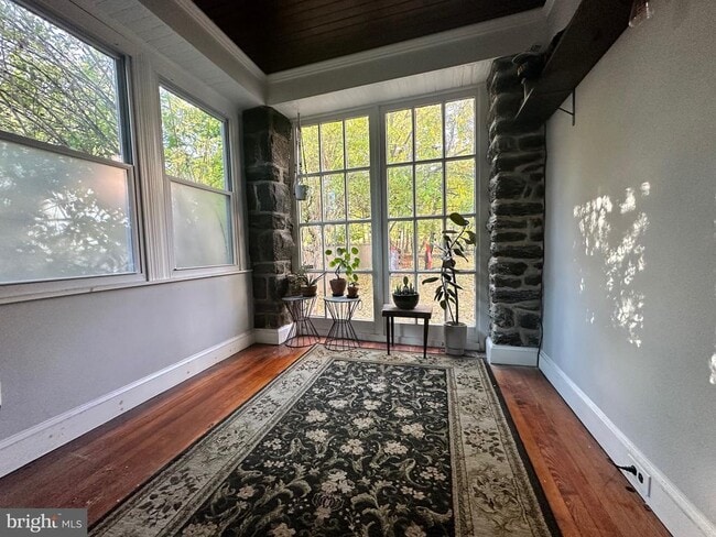 Building Photo - 111 E Gorgas Ln Unit 1