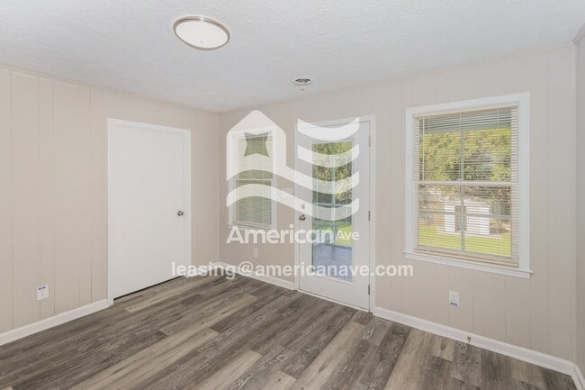 Photo - 1676 Hurley Cir