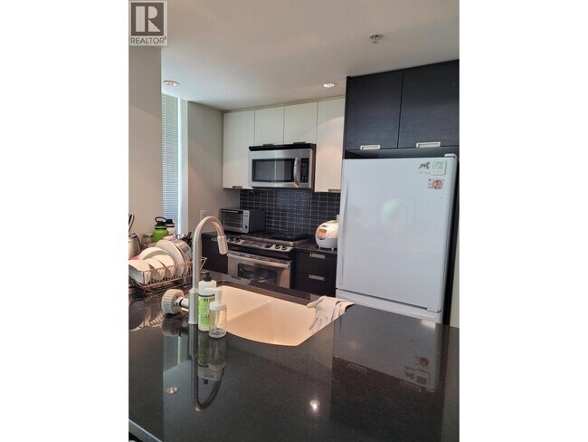 2968 Glen Dr Unit 6xx