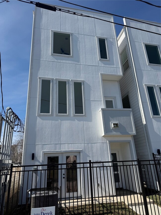 Building Photo - 6350 Culberson St