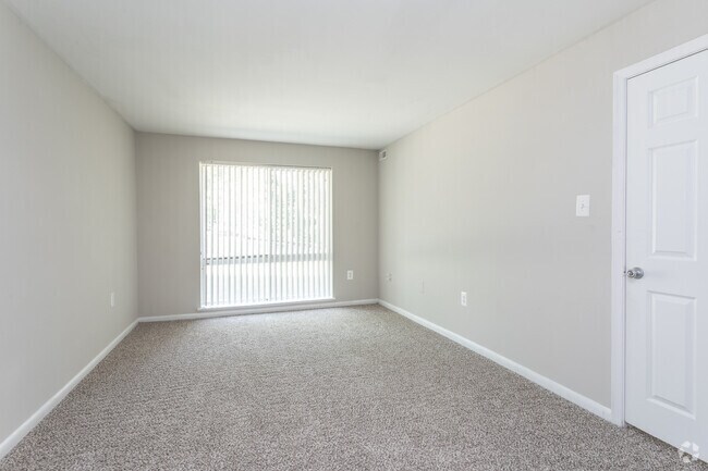 2BR, 1BA - 1,060 SF