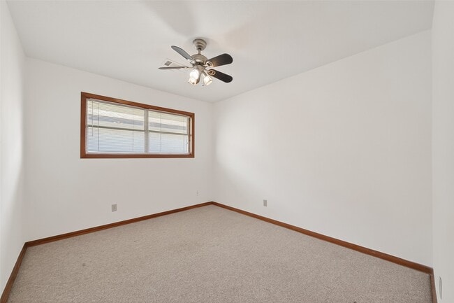 Building Photo - 2607 Penfield Dr