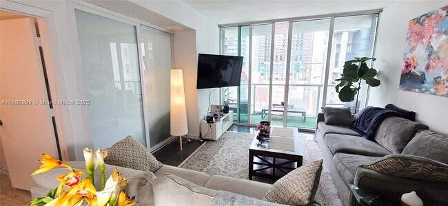 Photo - 253 NE 2nd St Unidad 1601