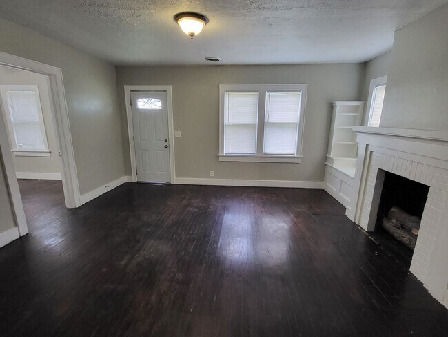 Photo - Cute 2 bedroom, 1 bathroom house located next to UCO in Edmond, OK