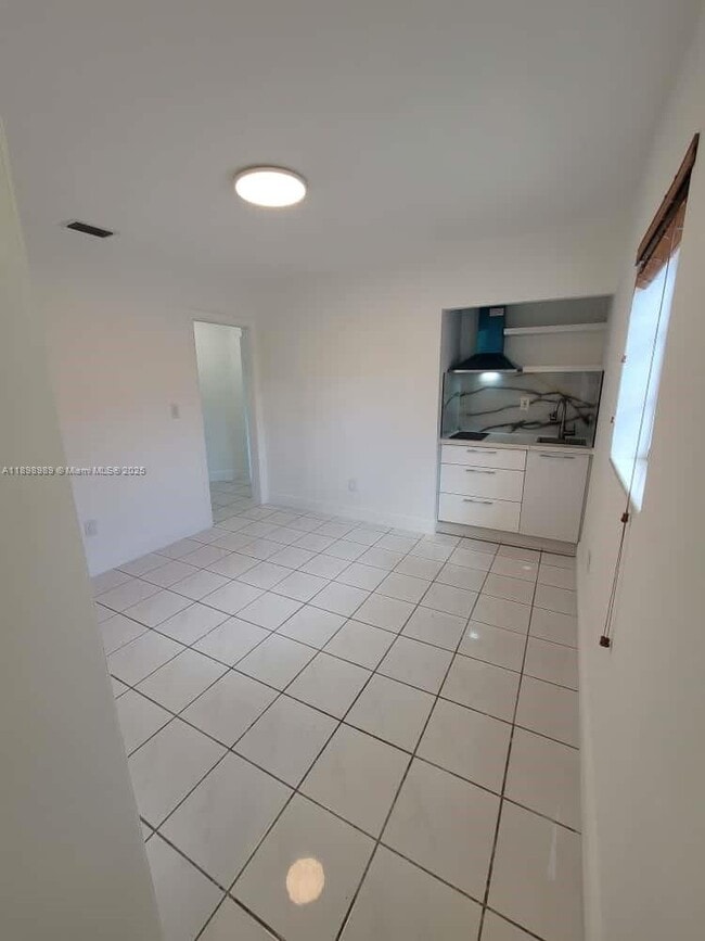 Photo - 1120 SW 96th Ave Unidad 1